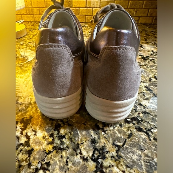 Stonefly Vera Pelle women’s ladies Comfort Walking Shoes Slip ons size 39 US 8 - Picture 4 of 5